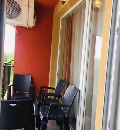Апартамент Sunny View Central *